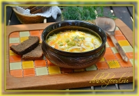 Сырный суп с горошком и вермишелью